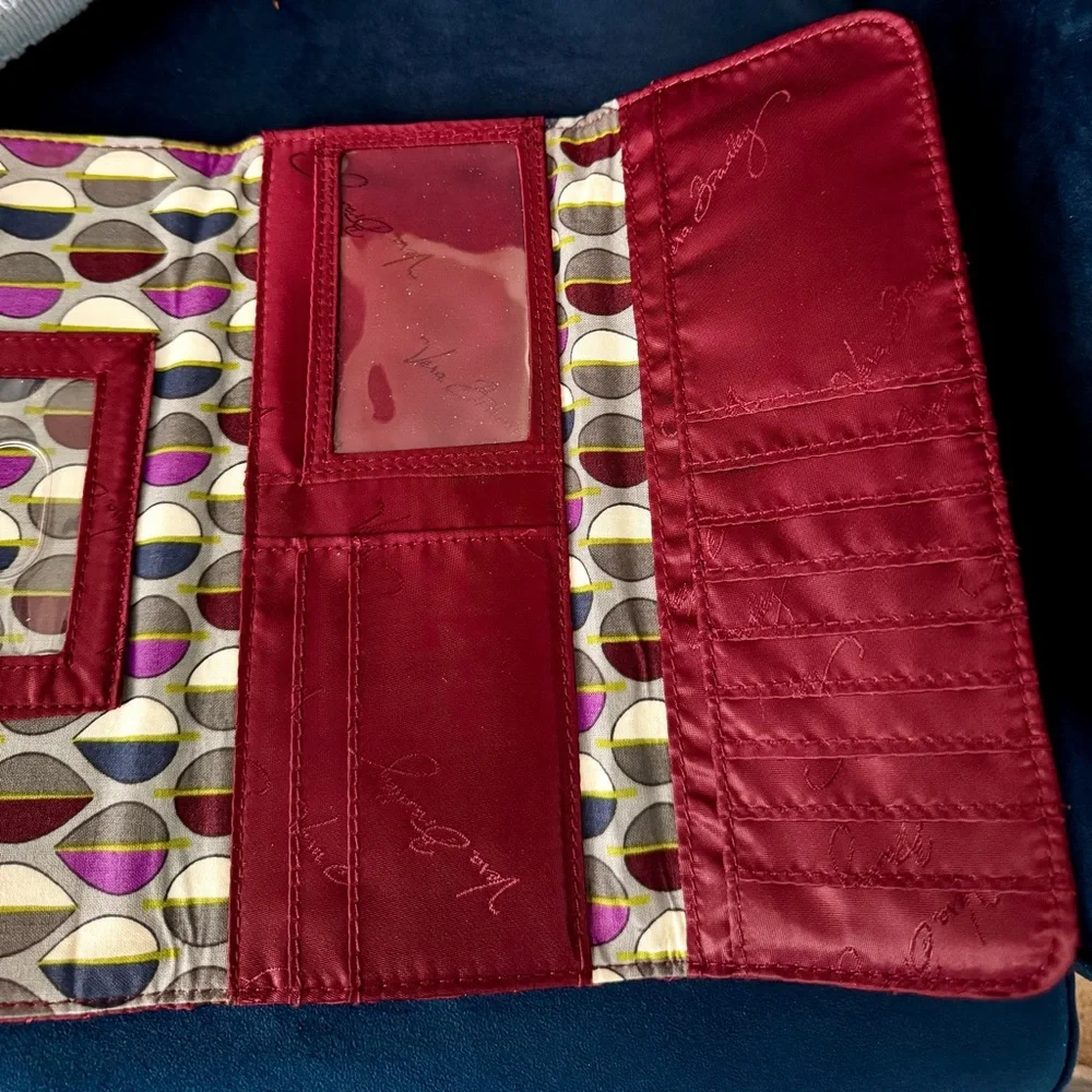 Vera Bradley Quilted Classic Merlot Burgundy Trifold Large Wallet - Picture 3 of 14